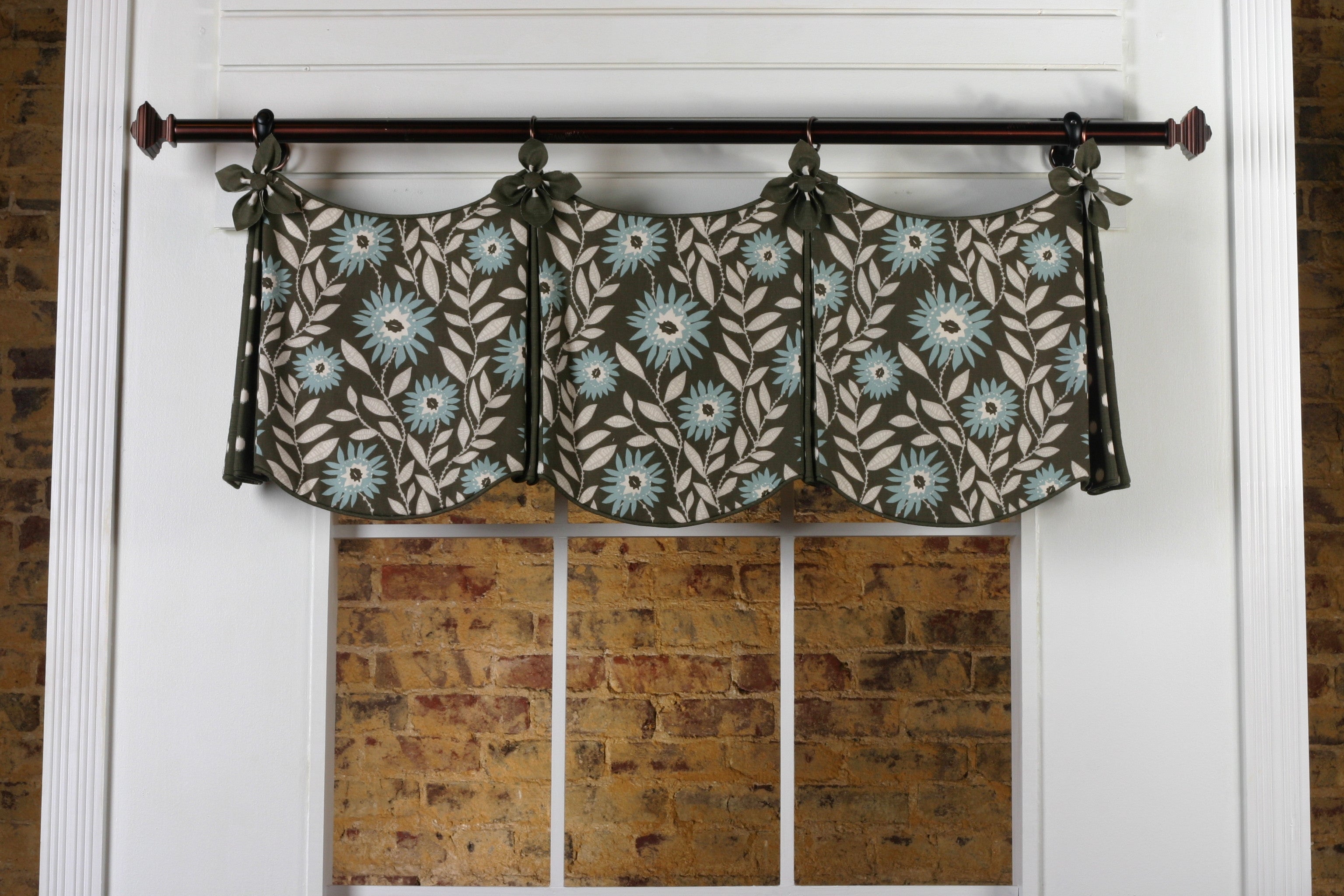 Delaine Valance by Pate Meadows